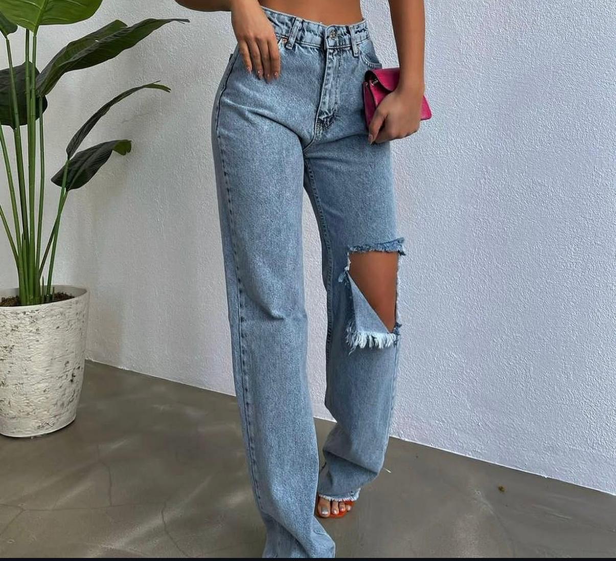 The Knee-Slit Straight Denim